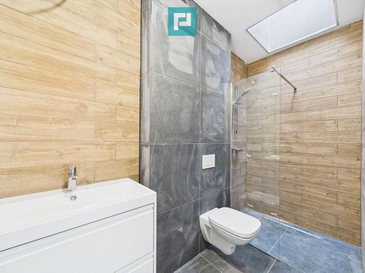 Casă individuală cu 4 camere cu Canalizare în Buziașului