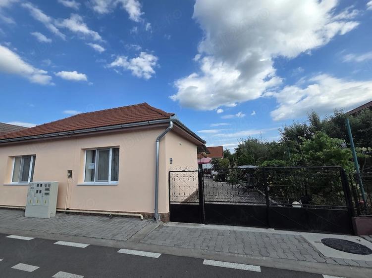 Casă cu Teren 1100 Mp în Central