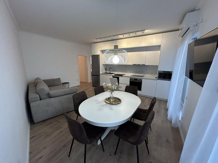 Apartament cu 3 camere decomandat în Exterior Vest