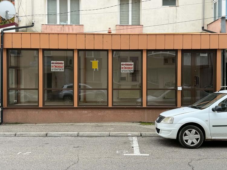 Spațiu comercial, de 50 mp, în Central