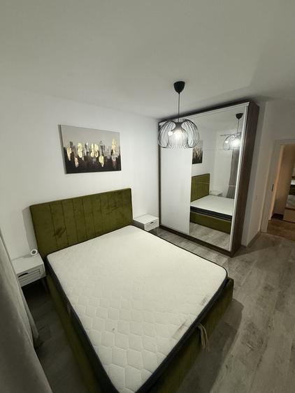 Apartament cu 2 camere decomandat în Apărătorii Patriei