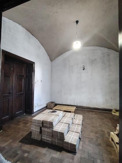 Casă individuală cu 12 camere cu Canalizare în Pache Protopopescu