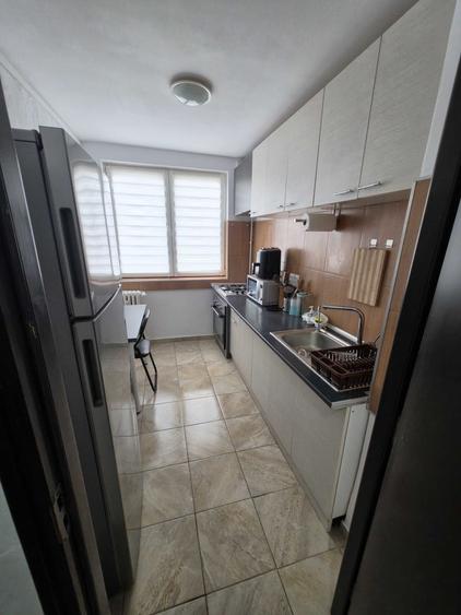 Apartament cu 2 camere semidecomandat, mobilat în Drumul Taberei
