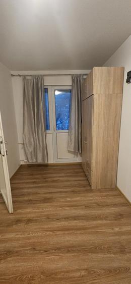 Apartament cu 2 camere semidecomandat în Podu Roș