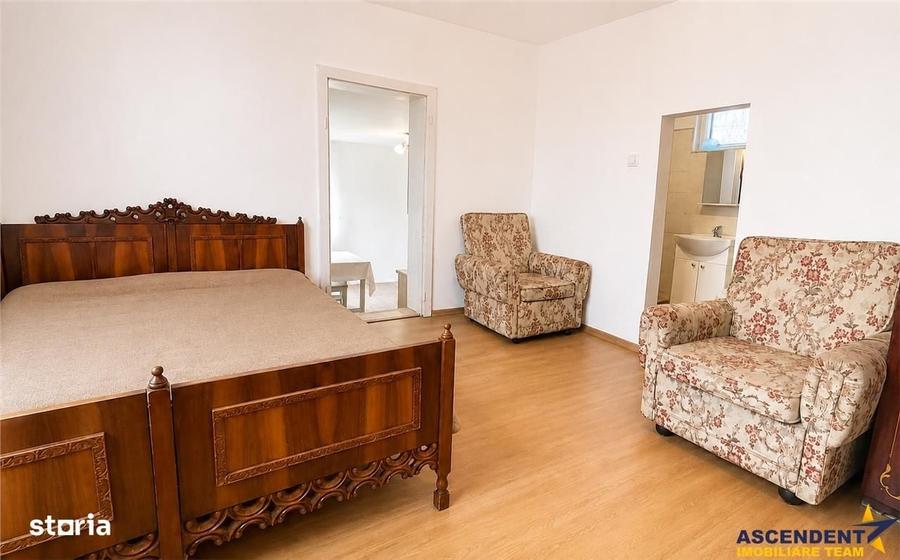 Casă cu 3 camere în Unirii