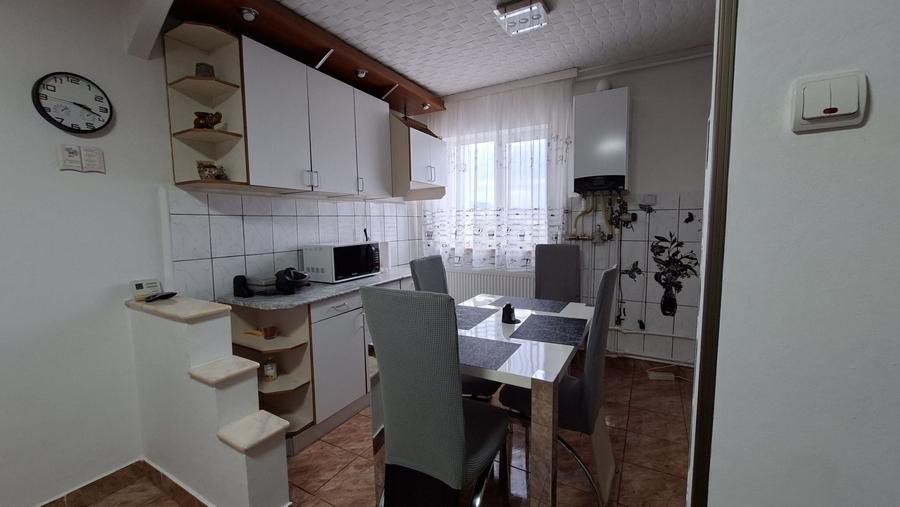Inchiriez apt.2 camere - 3