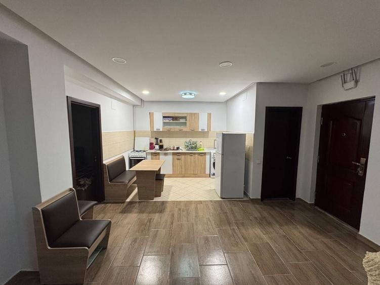 Apartament cu 3 camere decomandat în Colentina