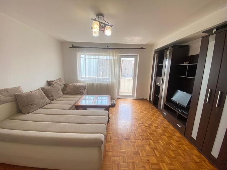 Apartament cu 2 camere decomandat, mobilat în Central