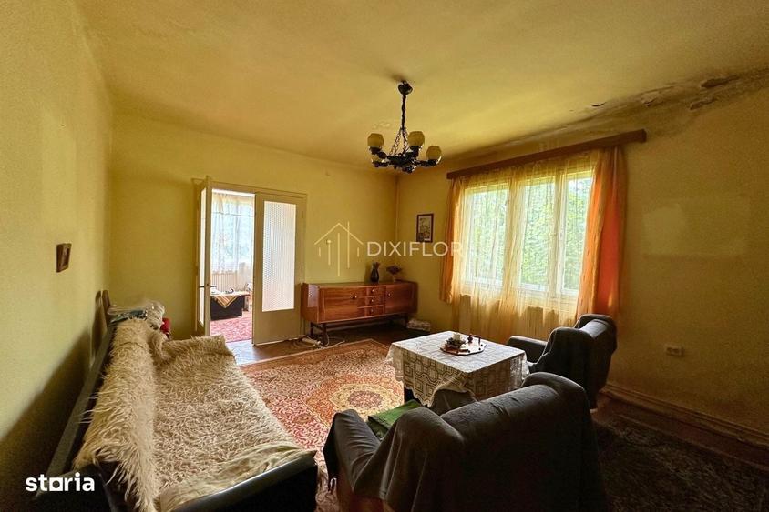 Casă cu 2 camere în Corunca