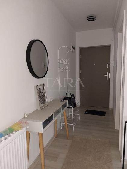 Apartament cu 2 camere semidecomandat, mobilat în Florești