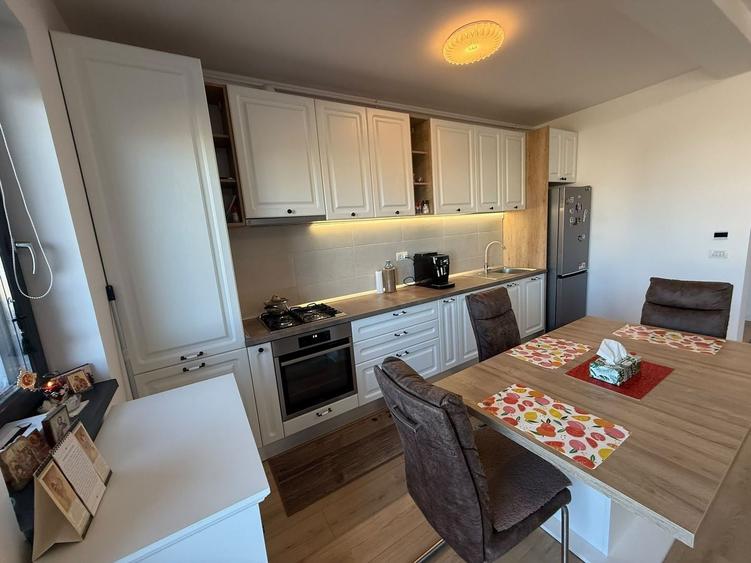 Apartament cu 2 camere decomandat, mobilat în Giroc