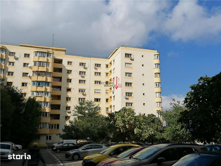 Apartament cu 4 camere decomandat în Colentina