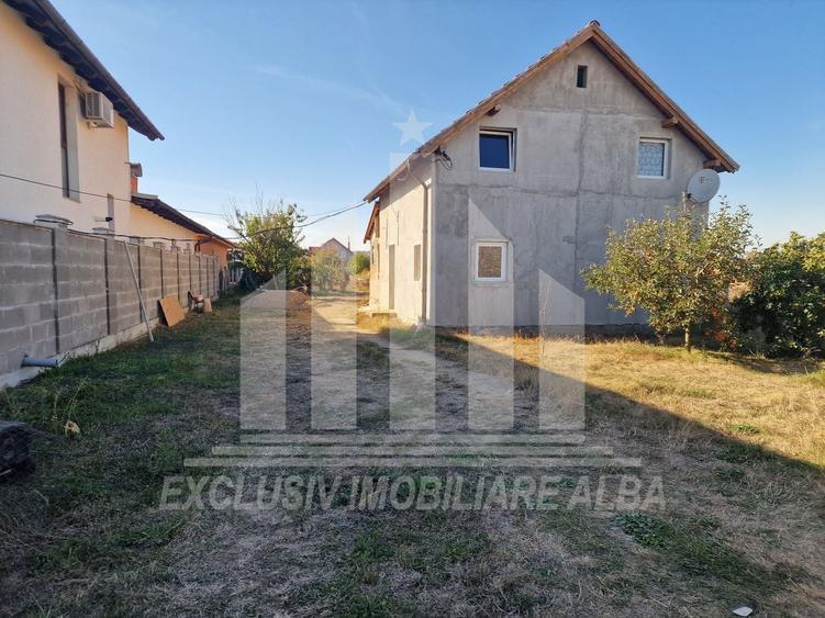 Casă individuală cu 3 camere cu Canalizare în Sud