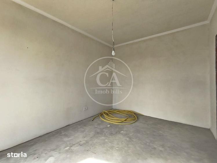 Casă cu 4 camere decomandat în Sântandrei