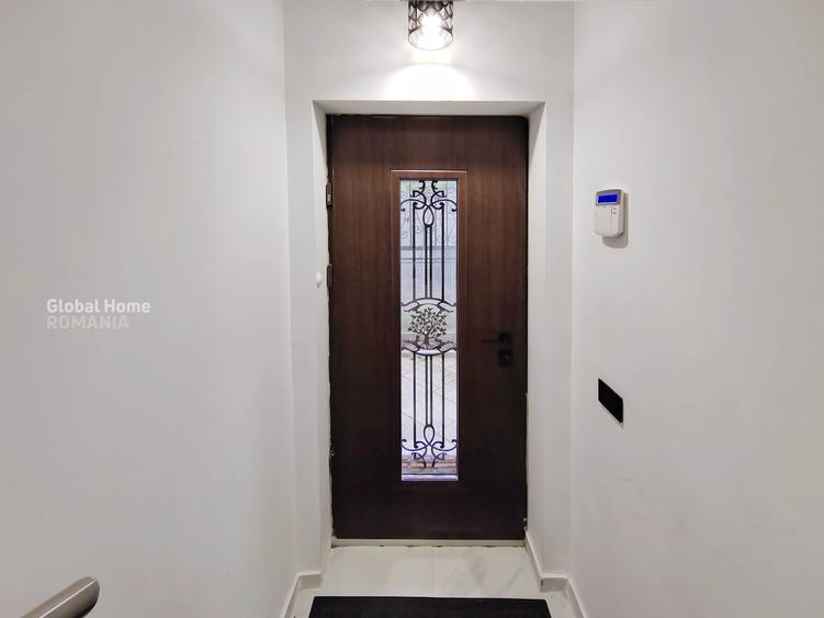 Apartament cu 5 camere decomandat în Romană