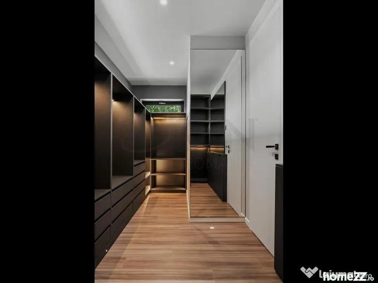 Casă cu 5 camere cu Teren 751 Mp în Central
