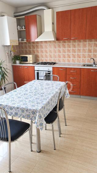 Apartament cu 2 camere semidecomandat, mobilat în Bună Ziua