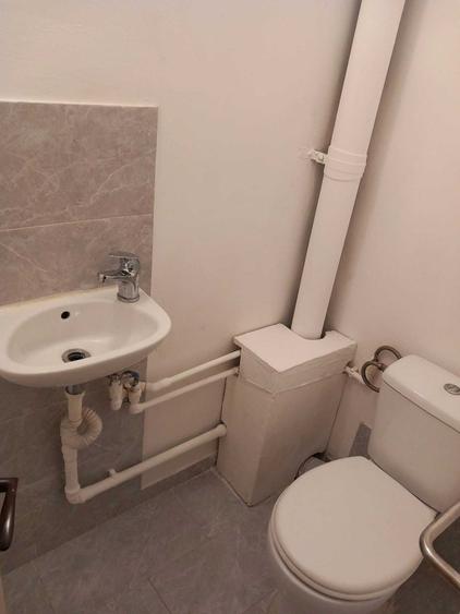 Apartament cu 3 camere decomandat în Dancu