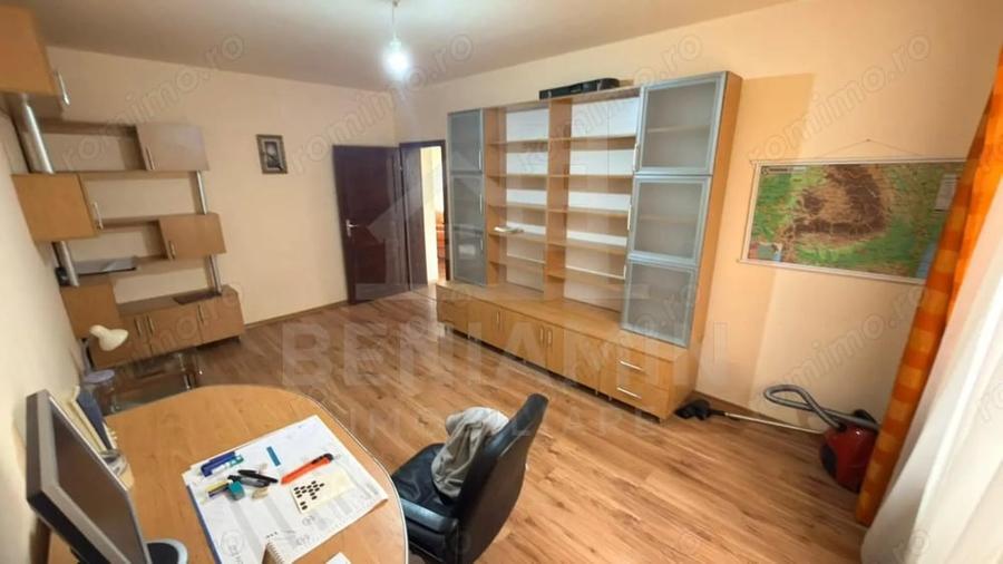 Casă cu Teren 464 Mp în Cârcea