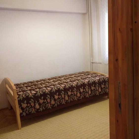 Apartament cu 3 camere decomandat în Exterior Vest