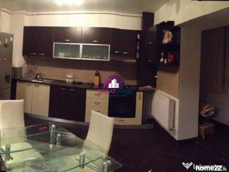 Apartament cu 3 camere semidecomandat în Obor