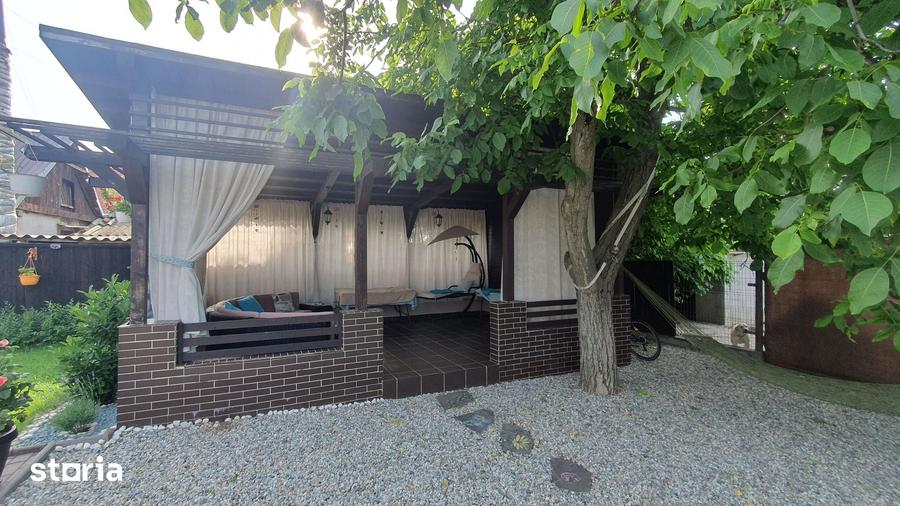 Casă cu 6 camere cu Teren 2106 Mp în Piatra