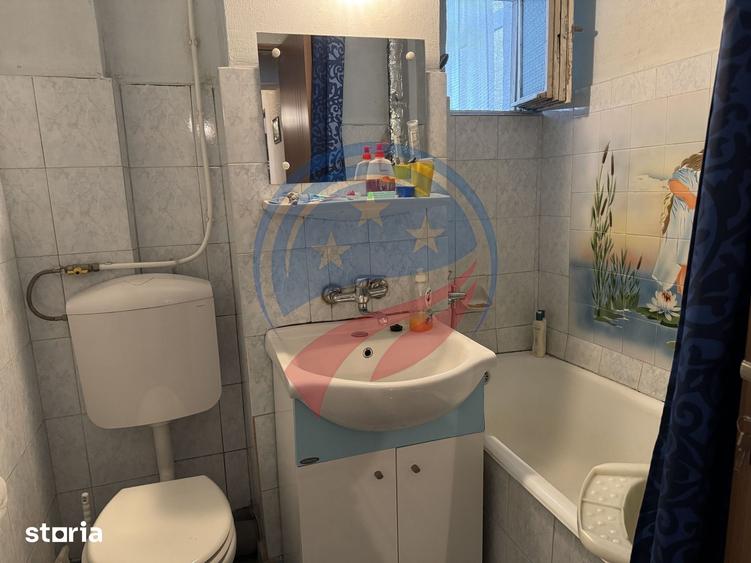 Apartament cu 3 camere decomandat, mobilat în Calea București