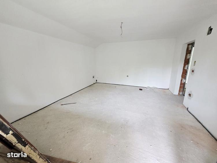 Casă cu 4 camere în Central