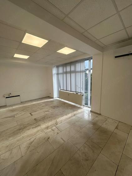 Spațiu comercial, de 80 mp, în Central