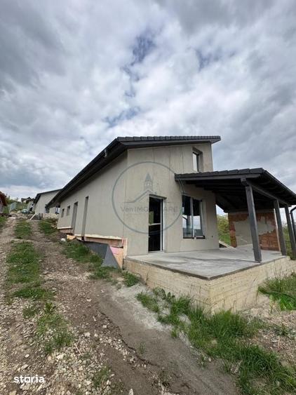 Casă cu 4 camere cu Teren 500 Mp în Unirea