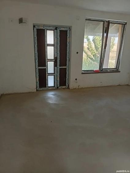 Casă cu 5 camere în Șendreni