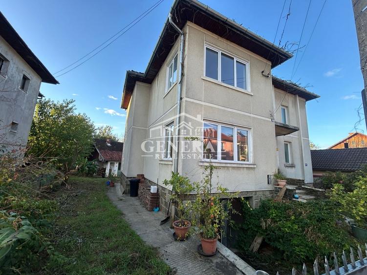 Casă individuală cu 5 camere cu Canalizare în Valea Roșie