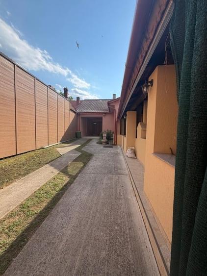 Casă individuală cu 6 camere cu Canalizare în Gladna Montană