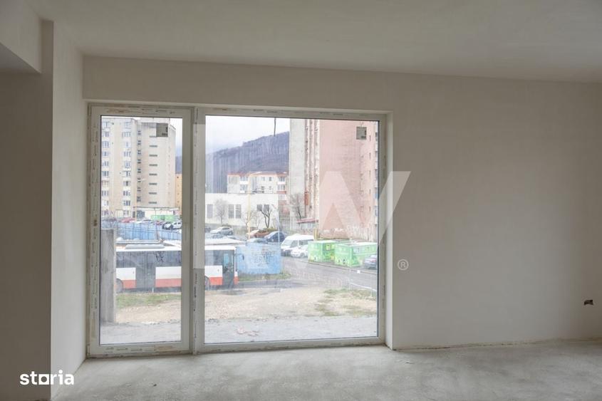 Apartament cu 2 camere decomandat în Noua