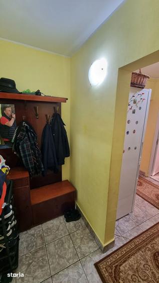 Apartament cu 3 camere decomandat, mobilat în Sud