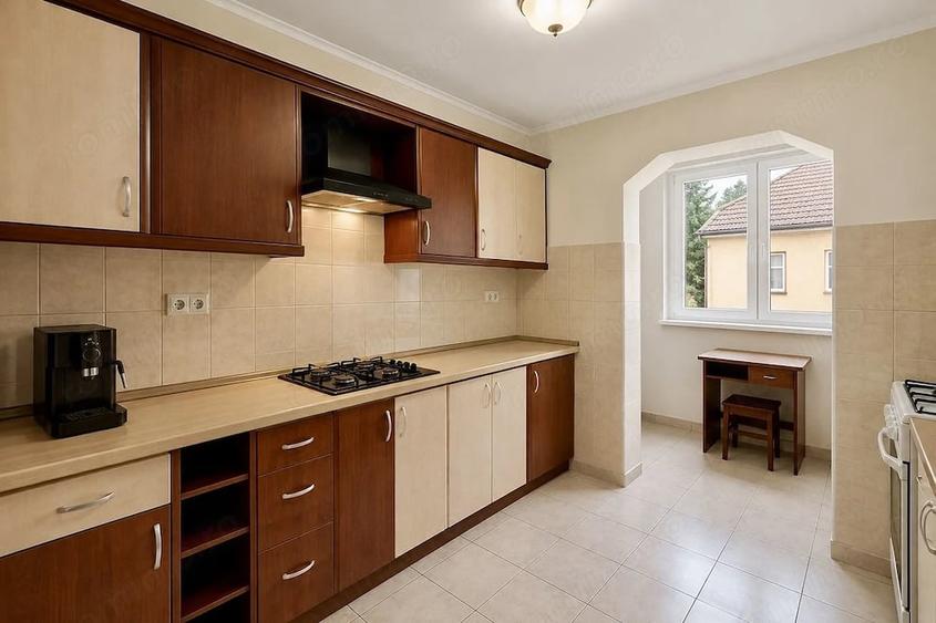 Apartament cu 3 camere decomandat în Baba-Dochia