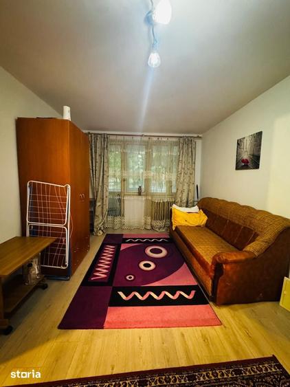 Apartament cu 2 camere semidecomandat în Tei