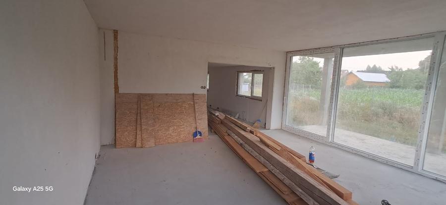 Casă individuală cu 5 camere cu Teren 880 Mp în Sasca Mare