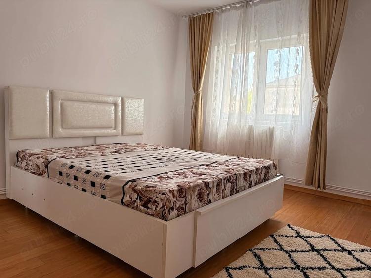 Apartament cu 3 camere decomandat în Micro 5
