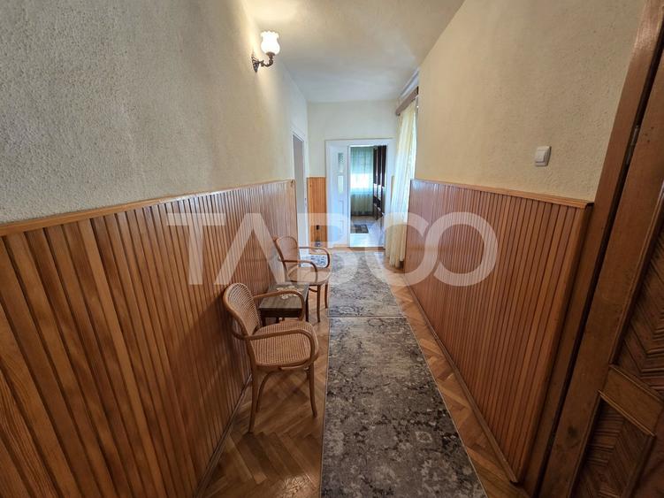 Casă individuală cu 4 camere cu Canalizare în Lupeni