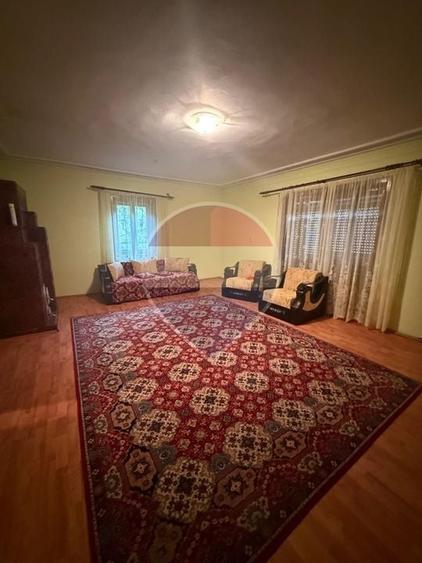 Casă individuală cu 4 camere cu Teren 7700 Mp în Brebeni