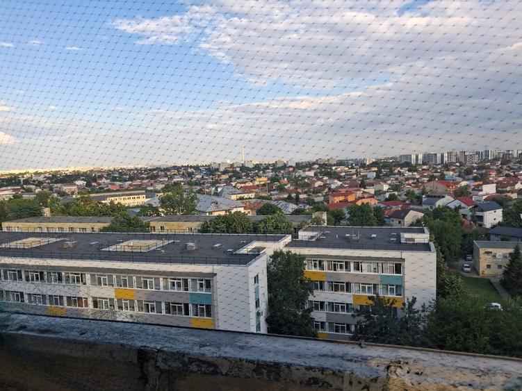 Apartament cu 3 camere decomandat în Alexandriei