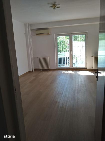 Apartament cu 3 camere în Decebal — fotografia 1