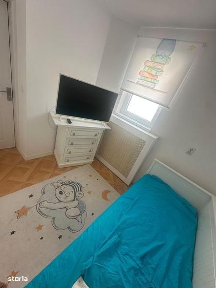 Apartament cu 3 camere semidecomandat, mobilat în Sala Palatului