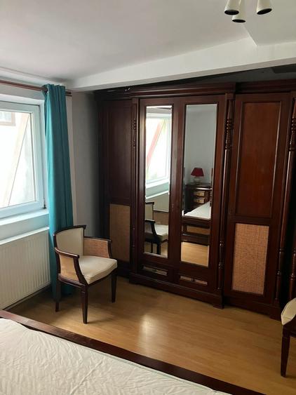 Apartament cu 3 camere decomandat în Vitan