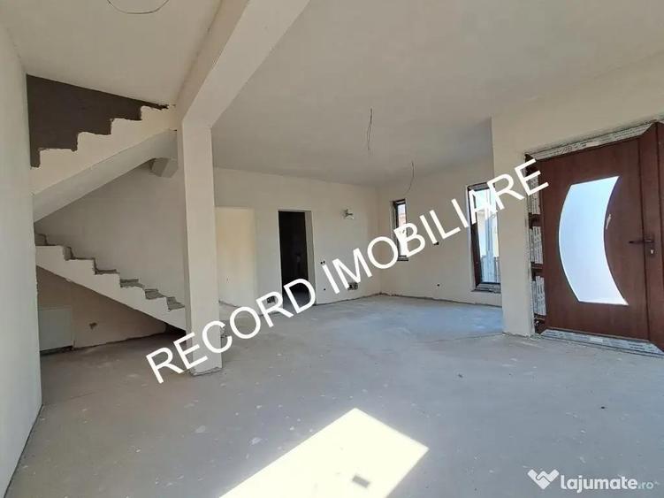 Casă cu 4 camere cu Teren 300 Mp în Apahida