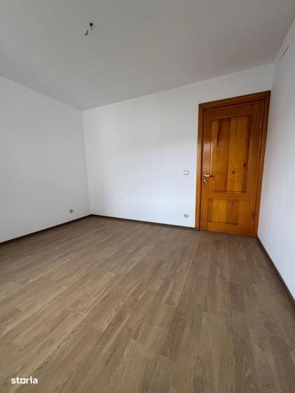 Apartament cu 4 camere, localizat in Oras Targu Ocna. - 4