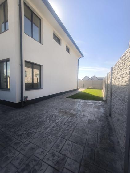 Casă individuală cu 4 camere cu Teren 270 Mp în Berceni