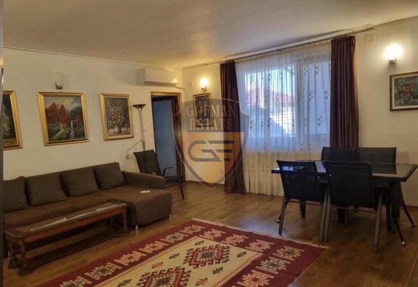 Apartament cu 3 camere decomandat, mobilat în Palazu Mare