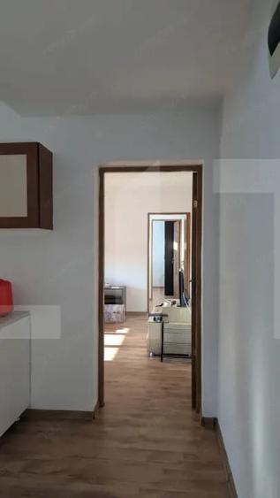 Apartament cu 3 camere semidecomandat, mobilat în Girocului